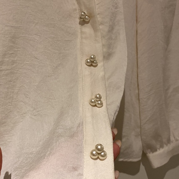 Zara - white long sleeve - Picture 2 of 4